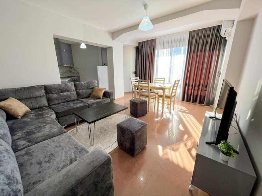 Scanderbeg Square 2Br Apt Tirana Exteriör bild