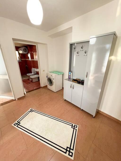 Scanderbeg Square 2Br Apt Tirana Exteriör bild