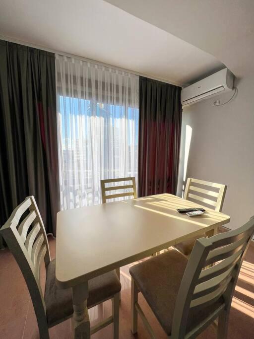 Scanderbeg Square 2Br Apt Tirana Exteriör bild